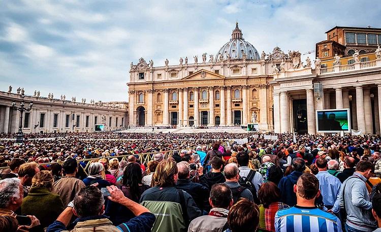 Vatican là quốc gia có số lượng du khách cao nhất thế giới (khoảng 5 triệu lượt khách/năm) tính theo bình quân đầu người. (Nguồn: SaigonTourist)