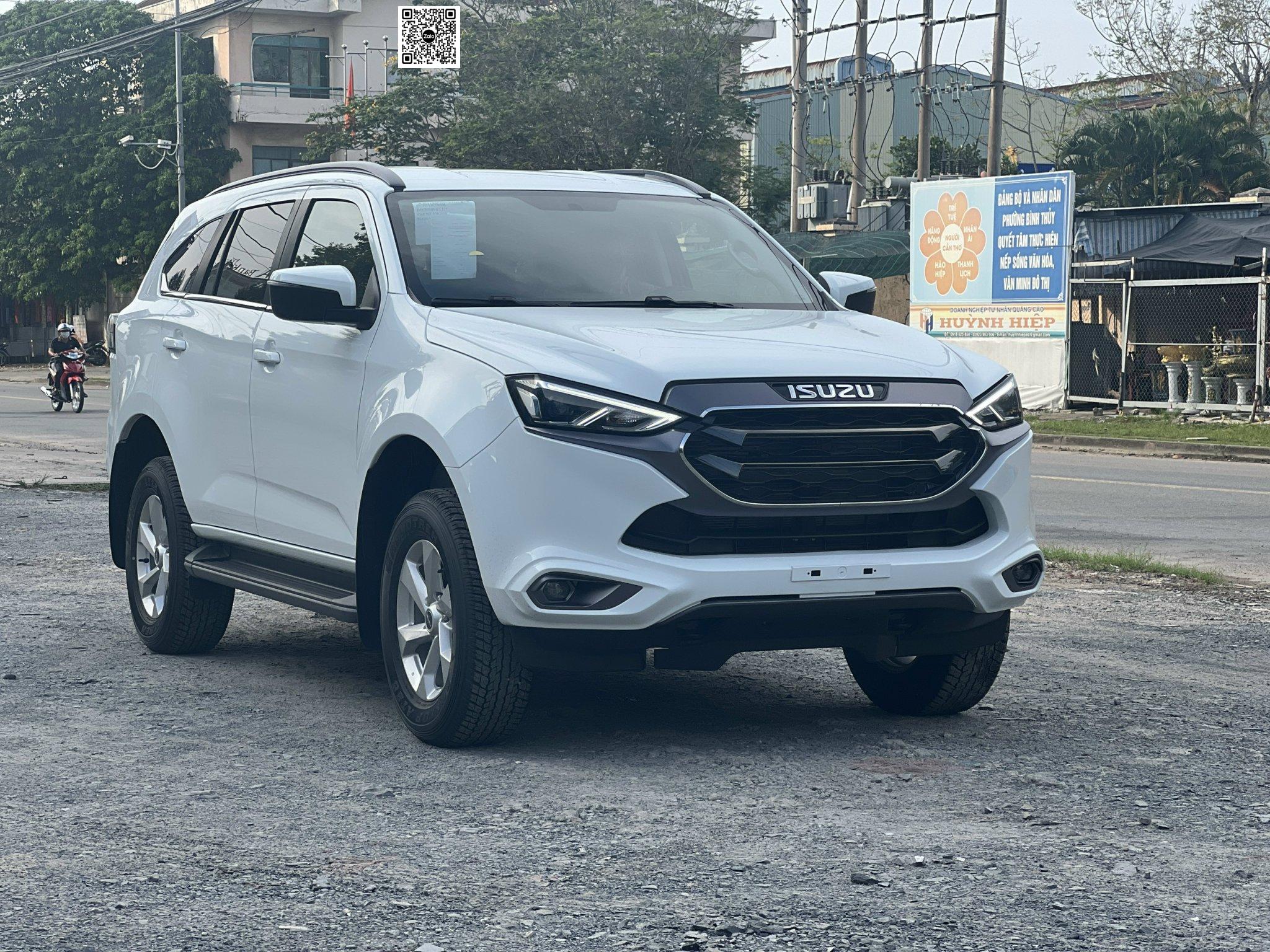 XE 7 CHỖ ISUZU MU-X