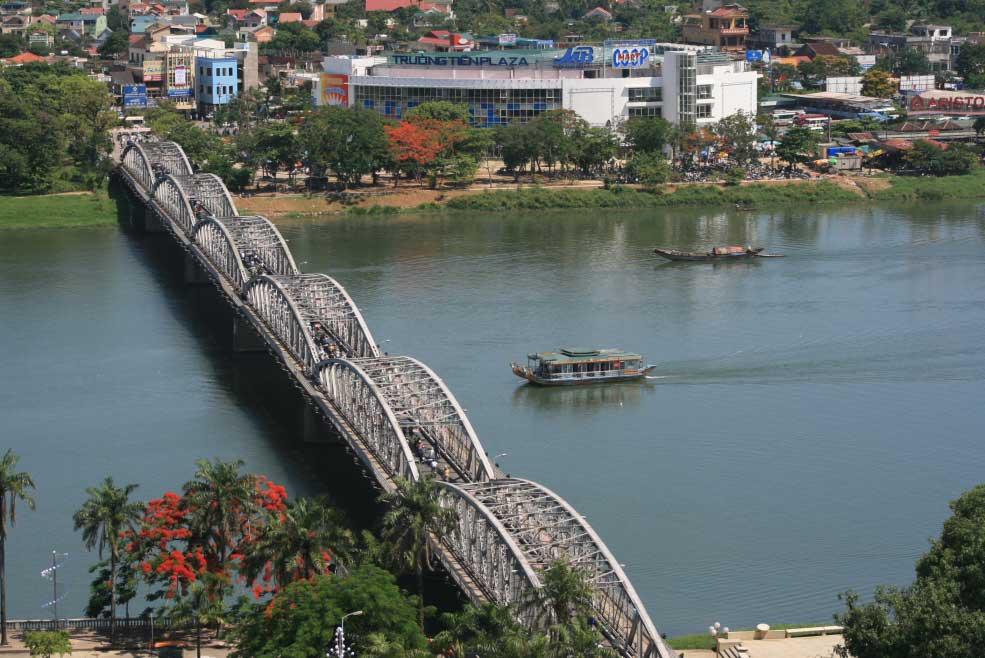 Cầu Trường Tiền hay cầu Tràng Tiền? Vì sao gọi cầu Trường Tiền là “sáu vài mười hai nhịp”?