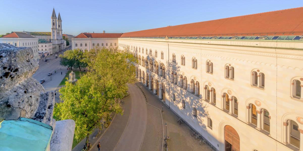 Review trường Đại học Ludwig Maximilian Munich (Ludwig-Maximilians-Universität München)