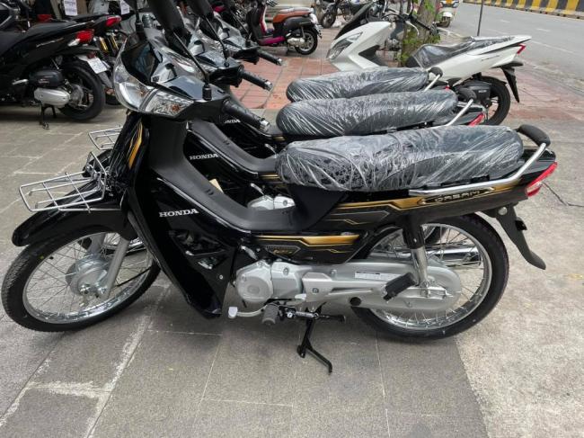 Honda Dream 125 2021 có giá sốc tại đại lý Việt, đẹp xuất sắc khiến Honda Wave Alpha 'chao đảo'