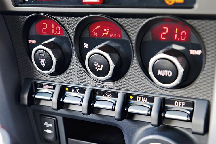 toyota-86-air-con-controls