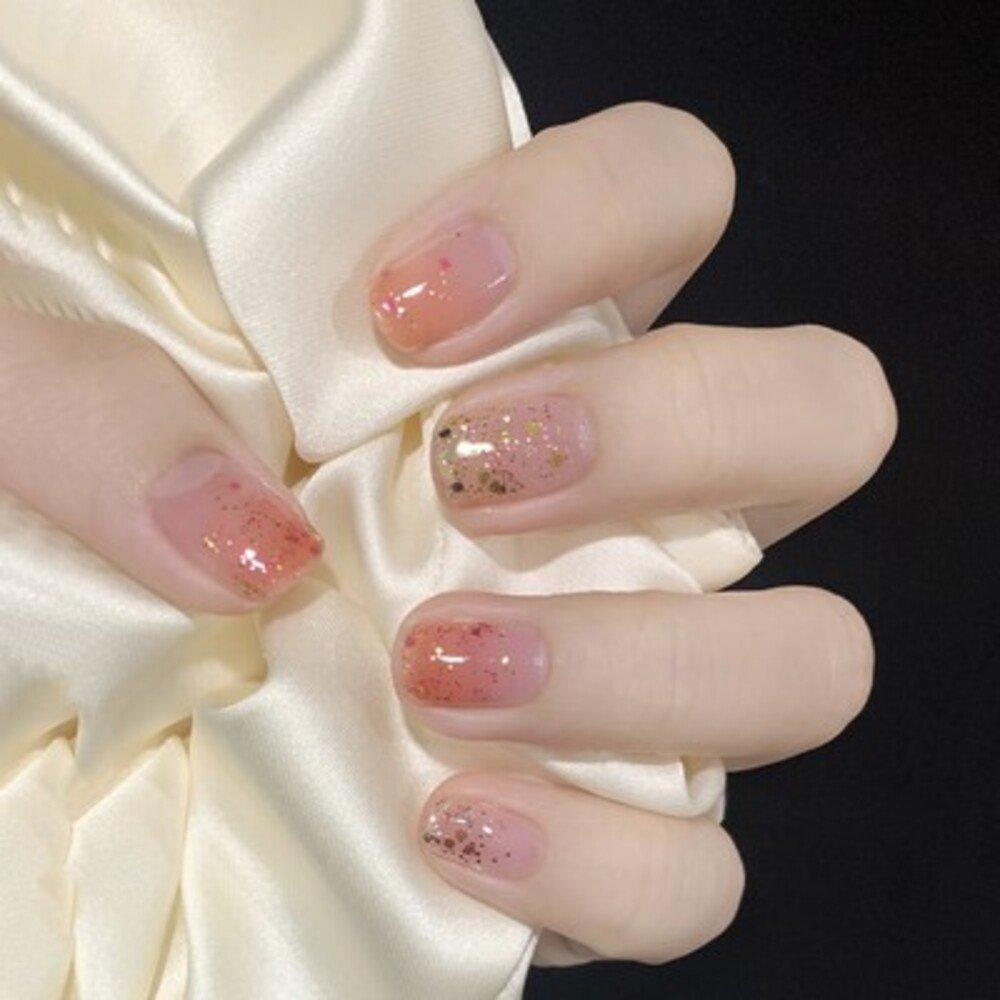 Điểm danh những mẫu nail màu hồng siêu hot, nàng nên rủ rê hội bạn triển ngay mùa Tết này