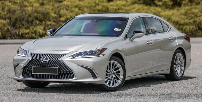 giá xe Lexus ES giá từ 2,54 tỷ đồng