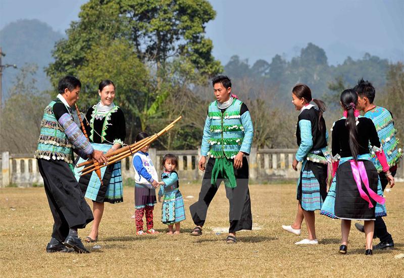 Yên Bái thu hút du khách bởi nhiều nét đẹp truyền thống với các lễ hội, điệu múa,...