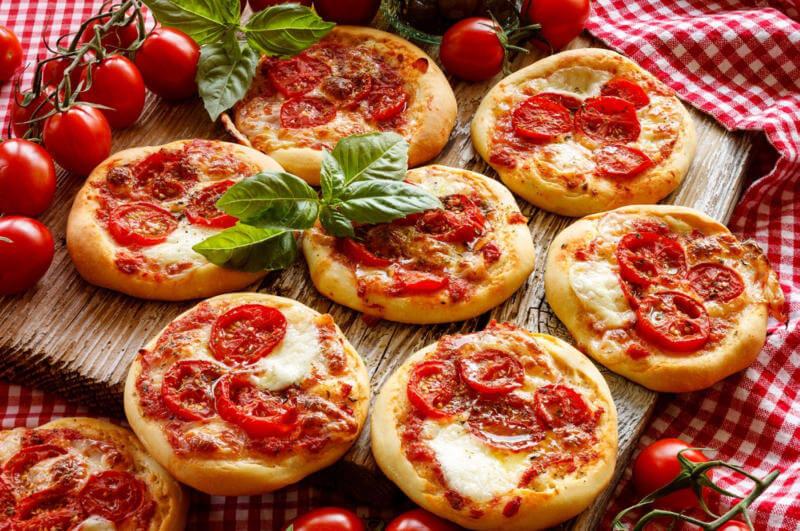 1 Miếng Pizza bao nhiêu Calo? Mẹo ăn Pizza để Không bị Béo?
