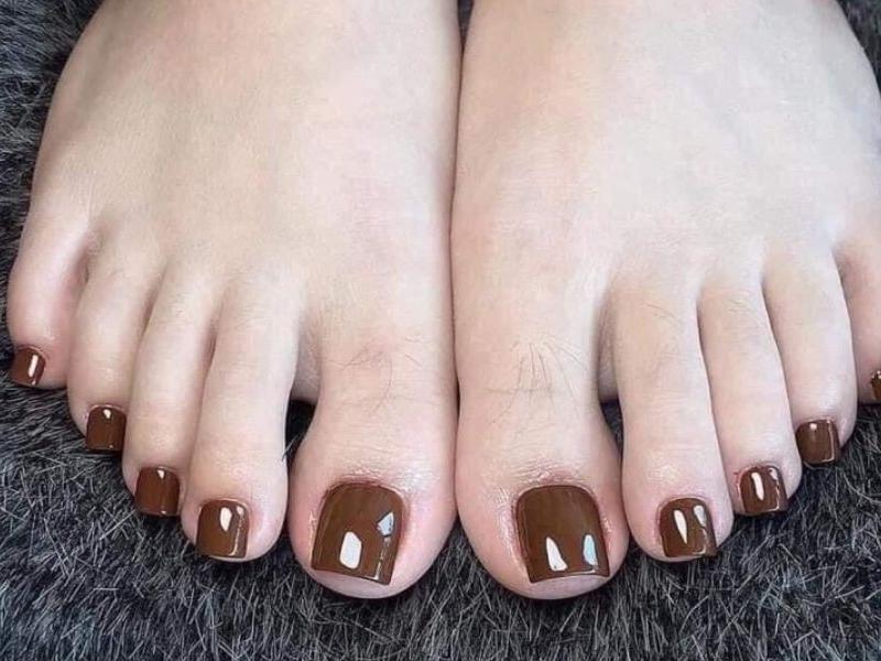 Top 25+ màu sơn móng chân đẹp, hot trend hiện nay