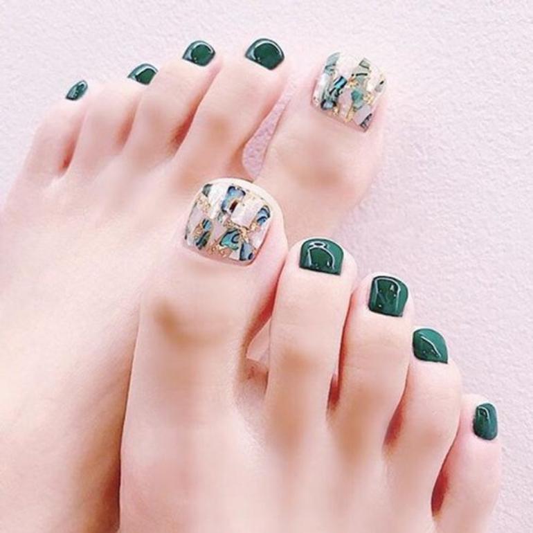 Tiết lộ bí quyết sơn móng chân đẹp, gợi ý những mẫu hot nhất