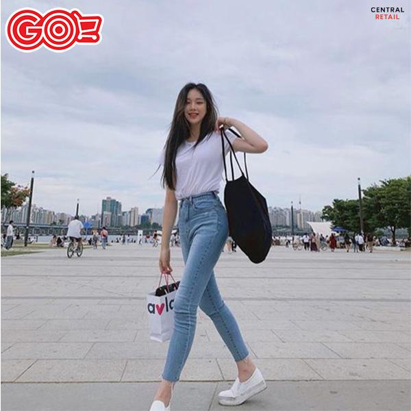 Những cách tạo dáng chụp ảnh khi mặc quần jean